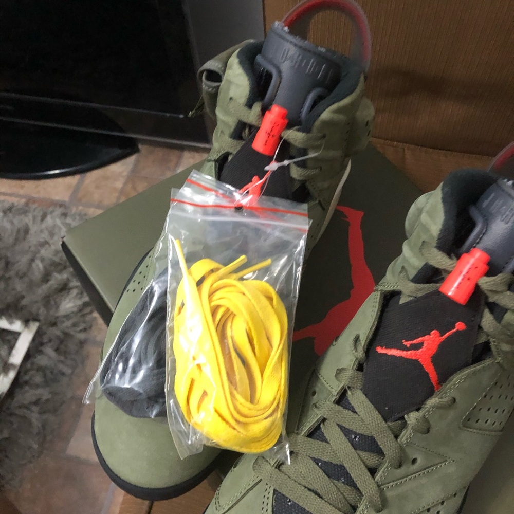 Air Jordan 6 Travis Scott - Picture 3 of 5